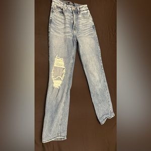 Hollister womens ultra-high rise 90’s vintage straight jeans 24W x 31L